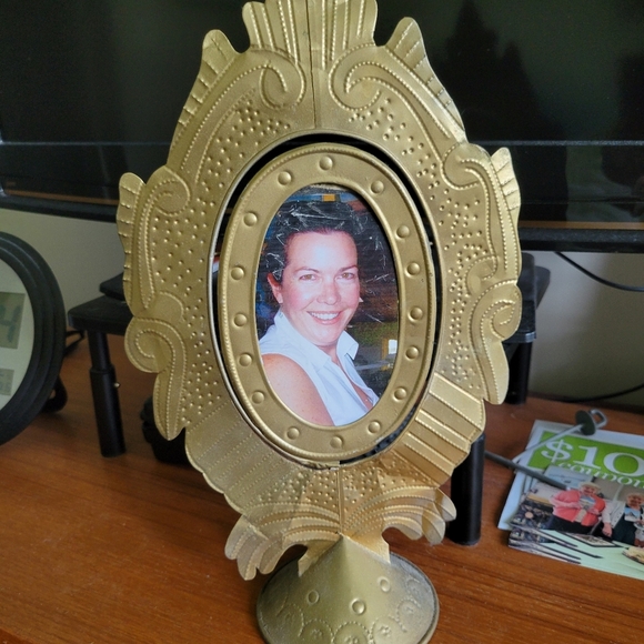 Very Unique Hand Crafted Punched Tin Gold Pictire Frame One Of A Kind - Picture 6 of 9